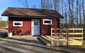 Strandnära Nybyggd Stuga Vänersnäs